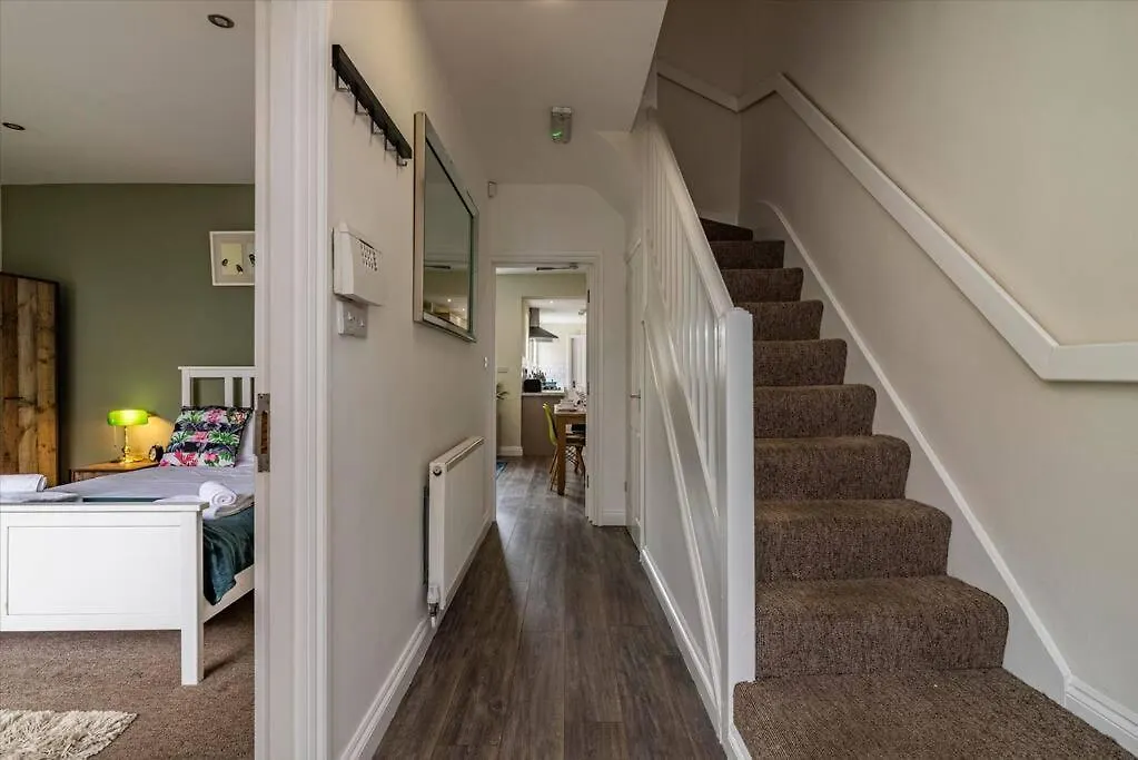Dovecote House Beeston Private Parking 15Mins From Nottingham City Centre Close To Qmc Hospital United Kingdom
