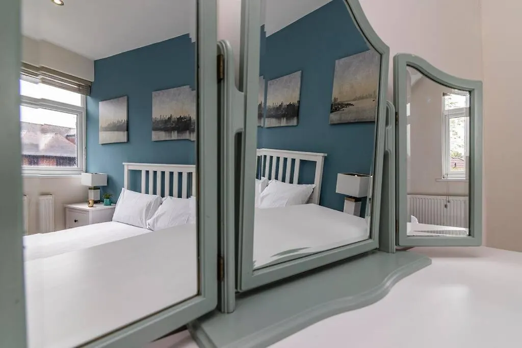 Dovecote House Beeston Private Parking 15Mins From Nottingham City Centre Close To Qmc Hospital 0*,  United Kingdom