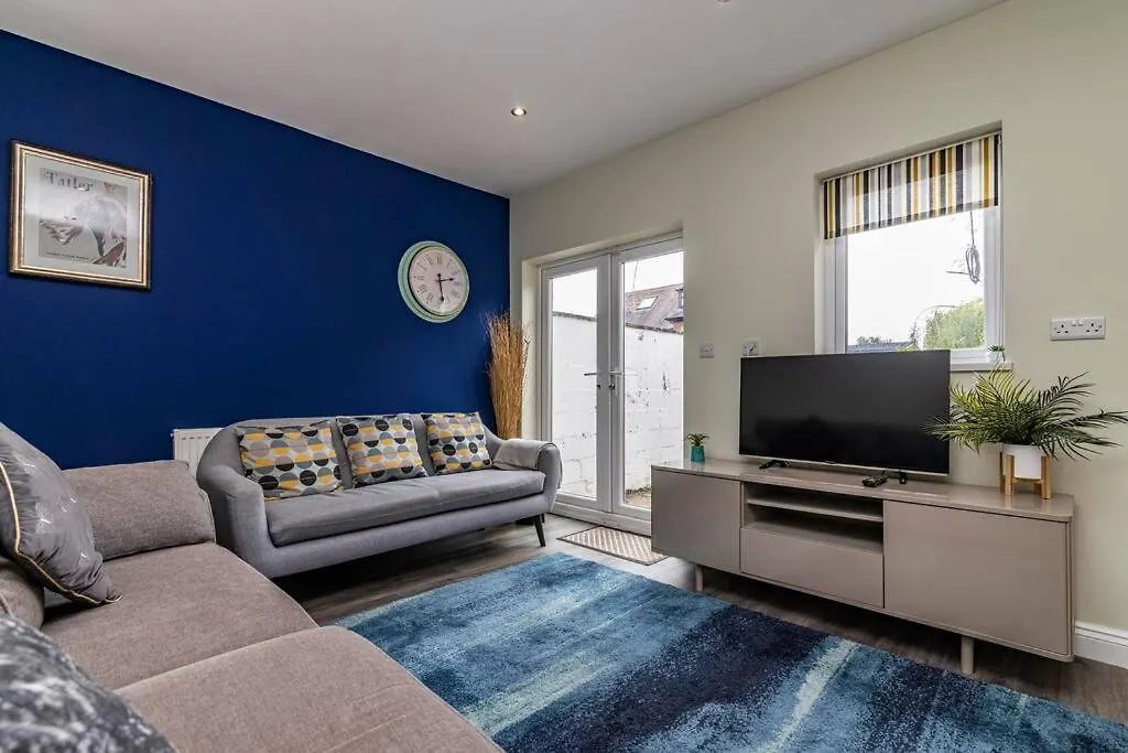 Dovecote House Beeston Private Parking 15Mins From Nottingham City Centre Close To Qmc Hospital Holiday home